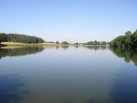 Rybník Pyšelák (12,3 ha) - rekreační oblast 3 km od našeho centra.